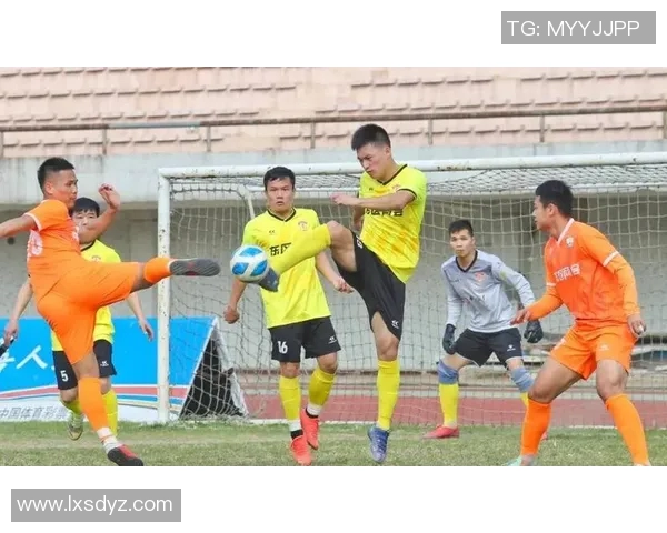 中国足球明星与娱乐圈名人跨界合作掀起热潮引发全民关注