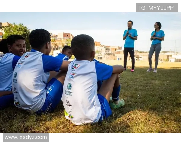 足球球星表情包大集合带你感受绿茵场上的激情与欢乐