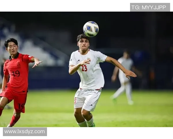 全球足球巨星风采全景解析球员生涯传奇与巅峰时刻深度回顾 全球足球巨星风采全景解析球员生涯传奇与巅峰时刻深度回顾